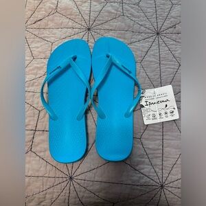 NWT IMPENEMA THONG SANDALS